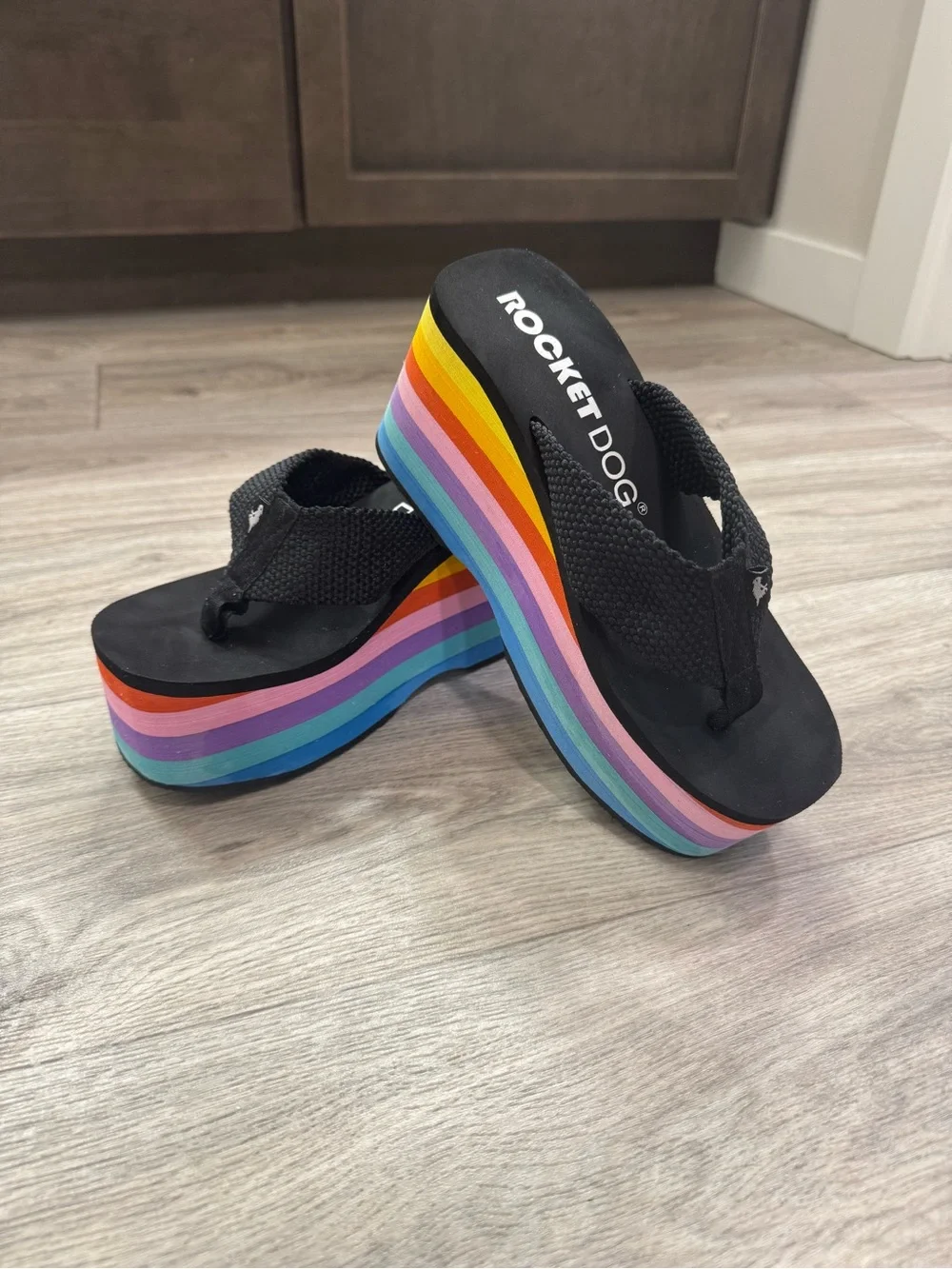 Rocket Dog Platform Flip-Flops with Rainbow Platform, Size 8